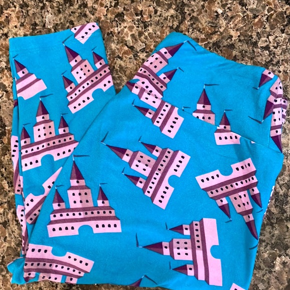 New without tags LuLaRoe one size leggings. Castles! - Picture 1 of 1